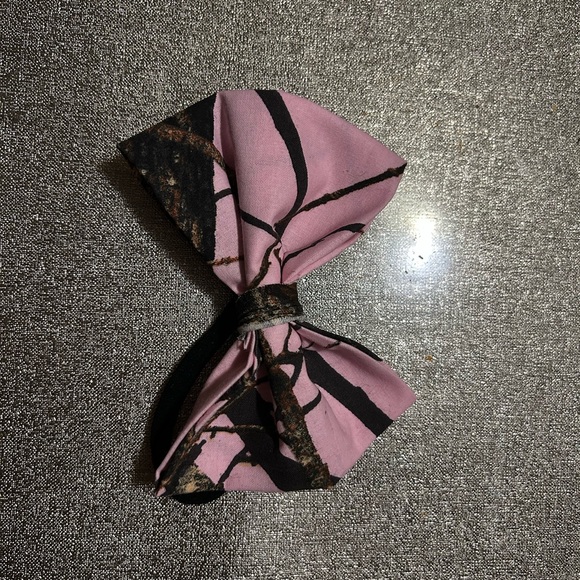 Bow - Picture 2 of 2